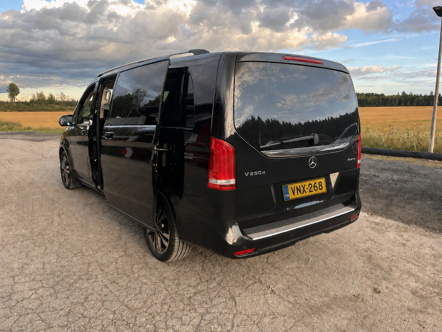 Mercedes-Benz V-Class first-class van — rear view, luggage door · Helsinki Airport Taxi
