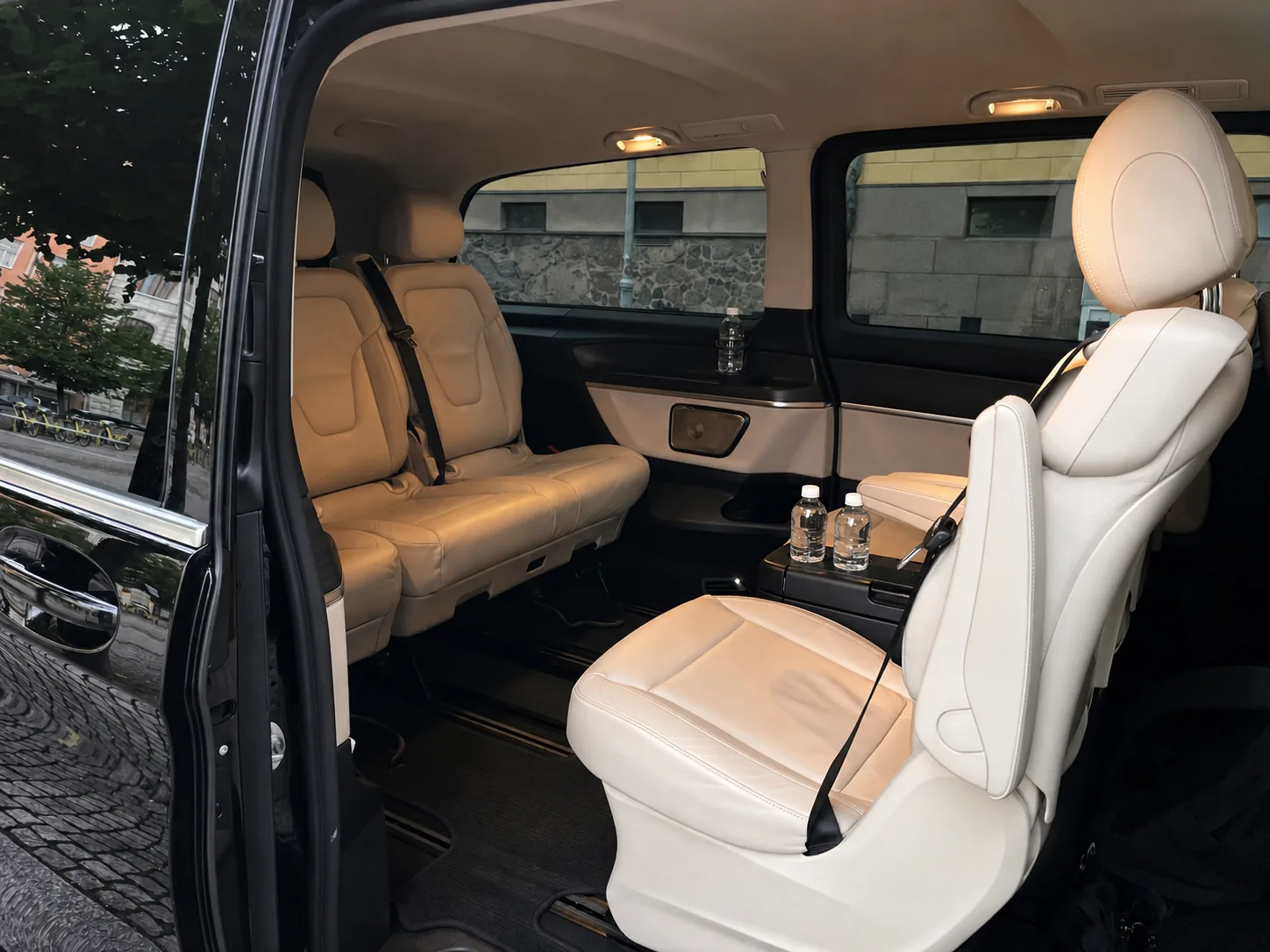 Mercedes-Benz V-Class first-class van — rear cabin: two individual seats with a table · Helsinki Airport Taxi