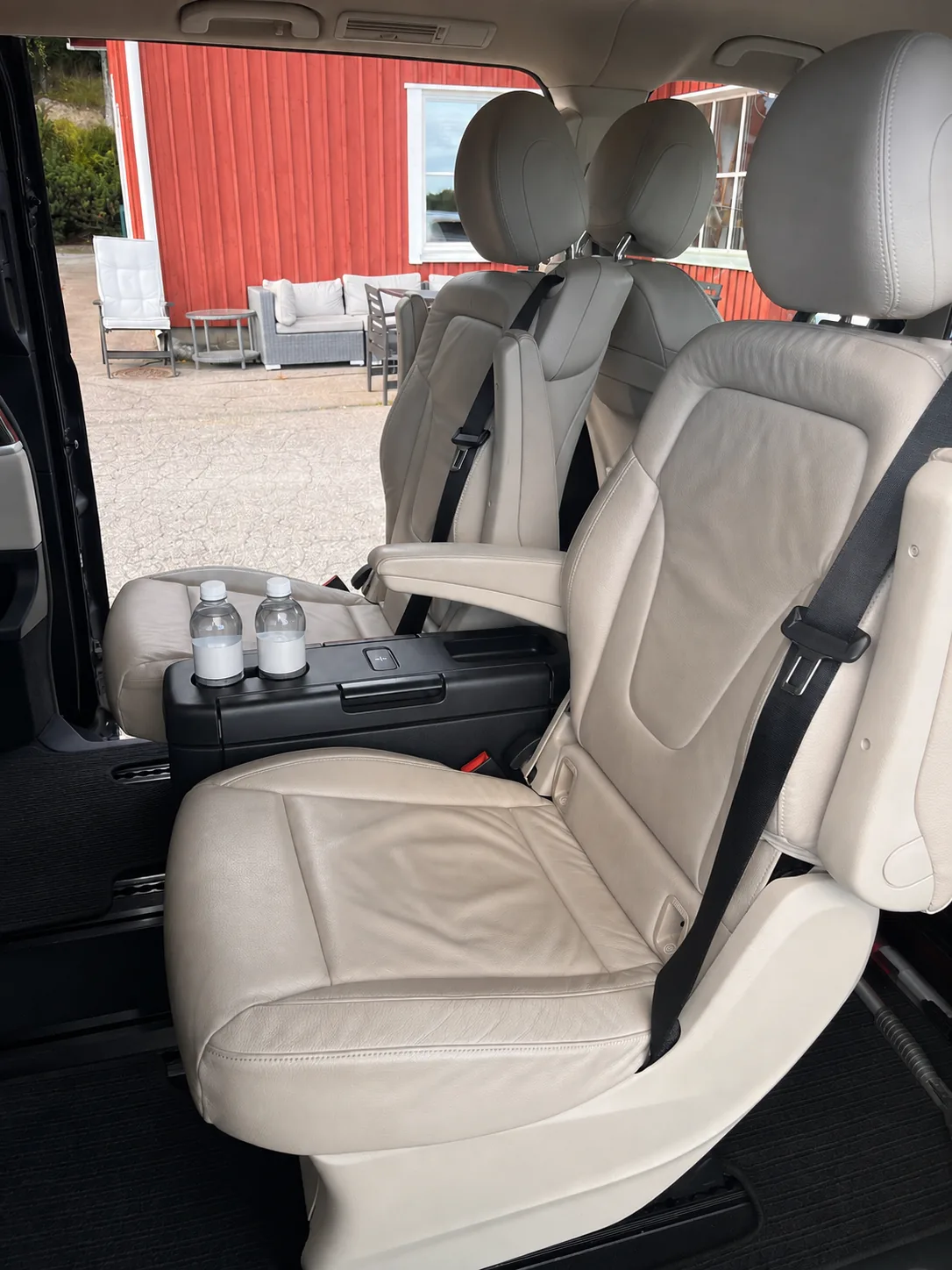 Mercedes-Benz V-Class first-class van — entry through the sliding door · Helsinki Airport Taxi