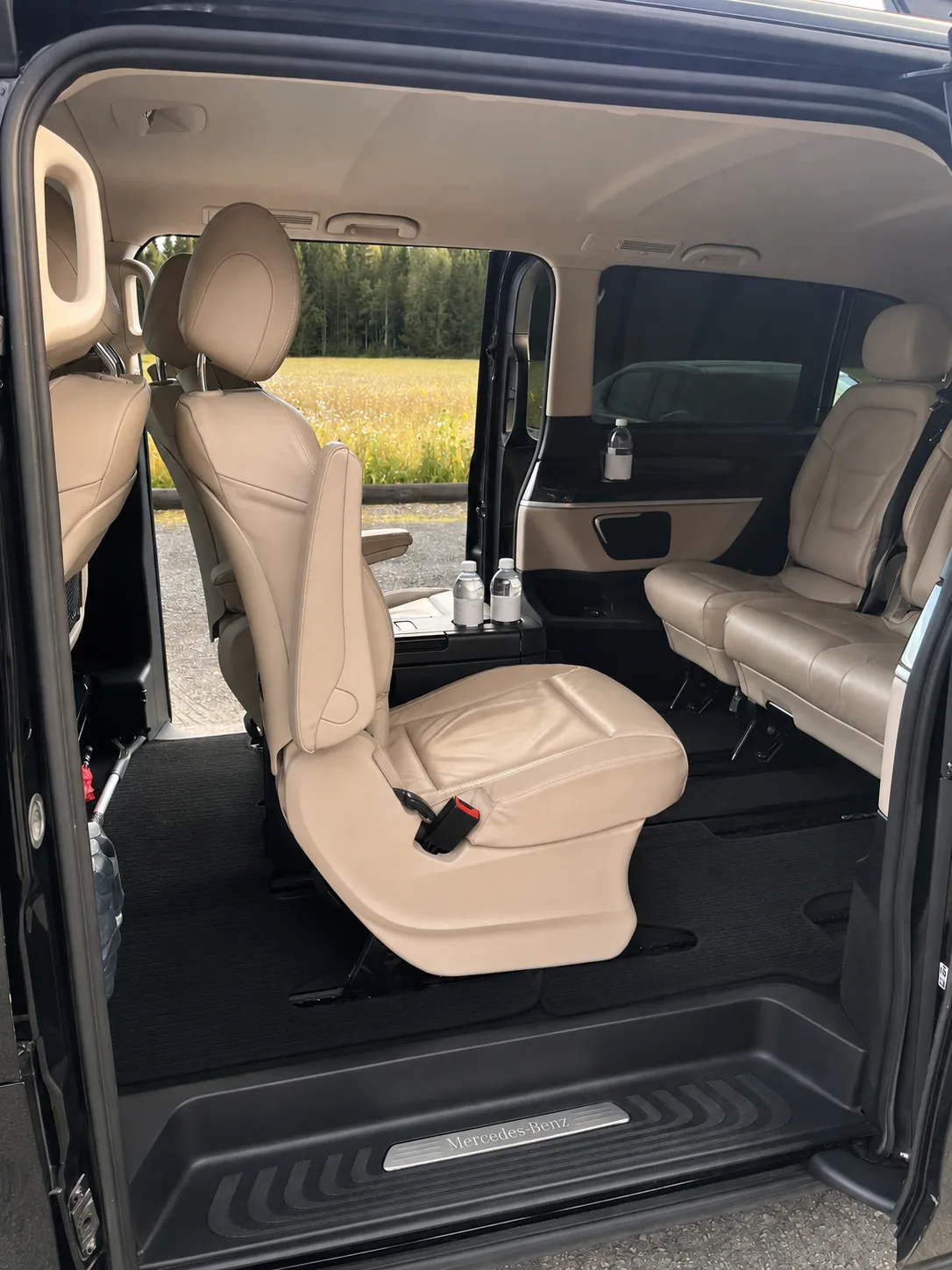 Mercedes-Benz V-Class first-class van — sliding door and step · Helsinki Airport Taxi